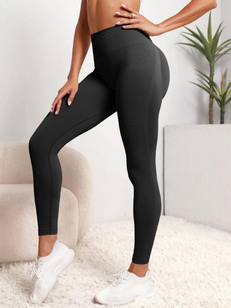 High-Waisted Seamless Sports Leggings for Women - Hip Lifting Yoga and Fitness Apparel